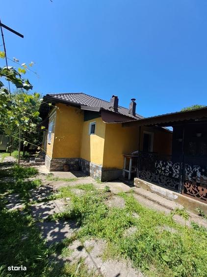 Casă cu 4 camere în Davidești