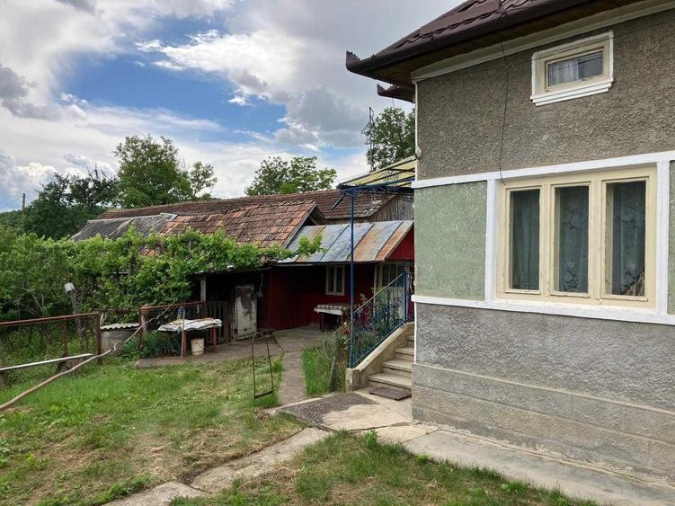 Casă cu 2 camere în Mociu