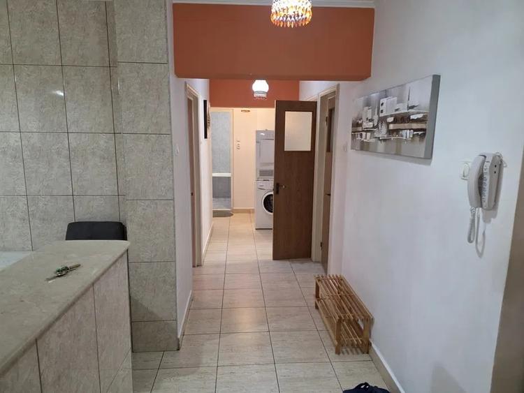 Apartament cu 3 camere semidecomandat, mobilat în Ferdinand