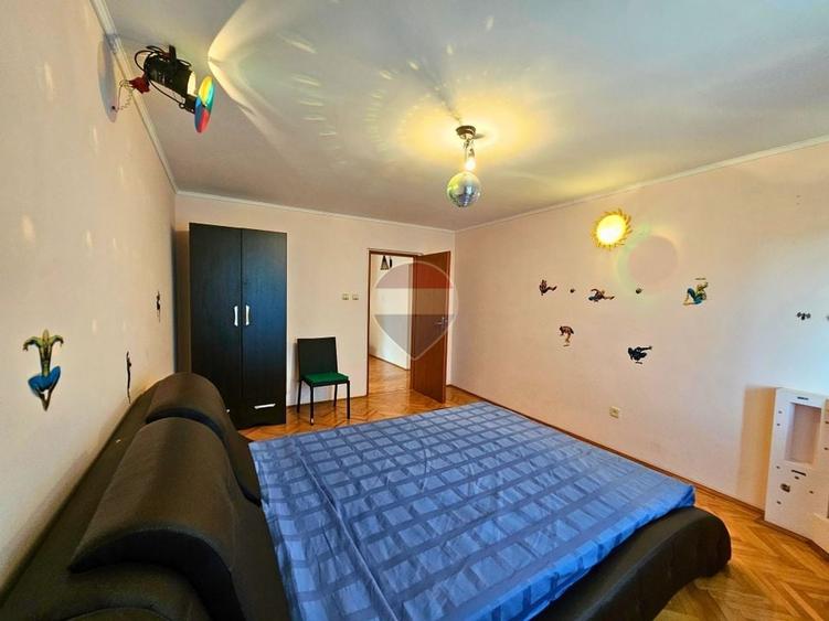 Duplex cu 7 camere cu Teren 386 Mp în Bănești