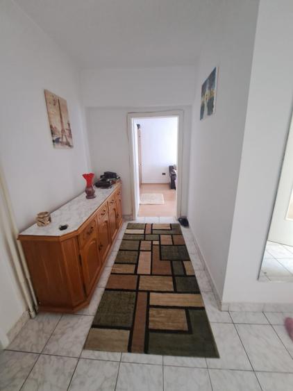 Apartament cu 2 camere decomandat în Uiasca