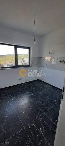 Duplex cu 4 camere cu Canalizare în Valea Adâncă