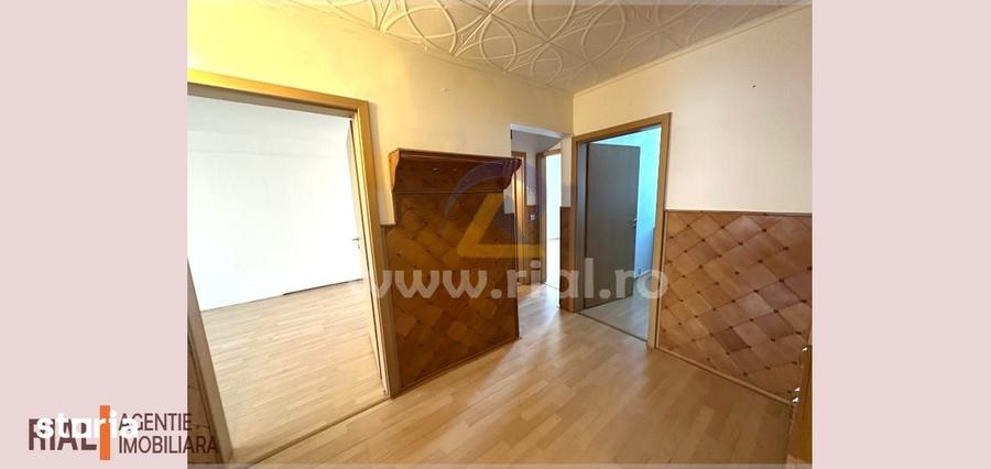 Apartament cu 3 camere decomandat în Vitrometan
