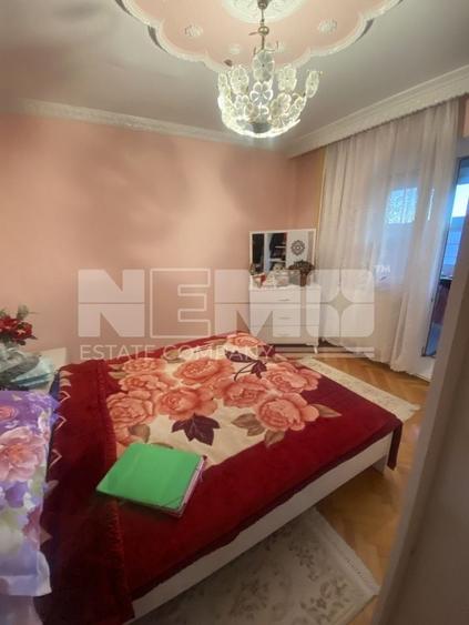 Apartament cu 3 camere decomandat în Central