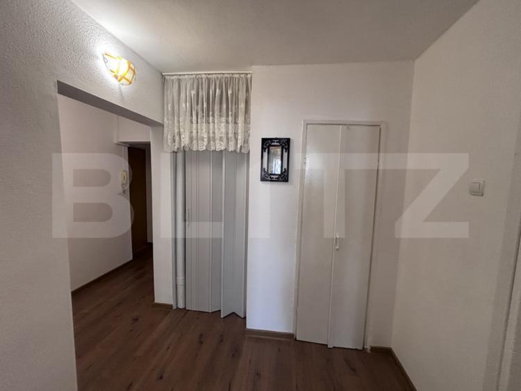 Apartament cu 2 camere decomandat în Micro 20