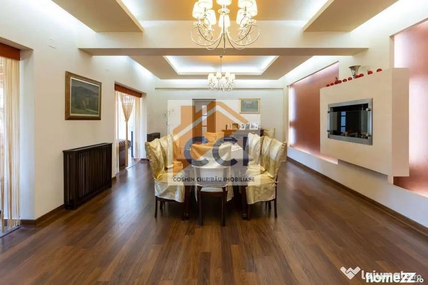 Casă cu 7 camere cu Teren 397 Mp în Central