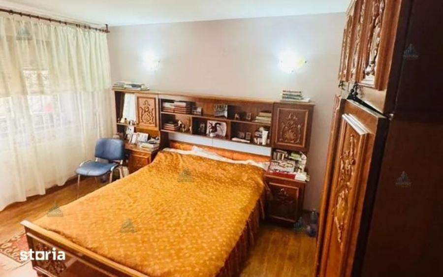 Casă cu 5 camere cu Teren 491 Mp în Central