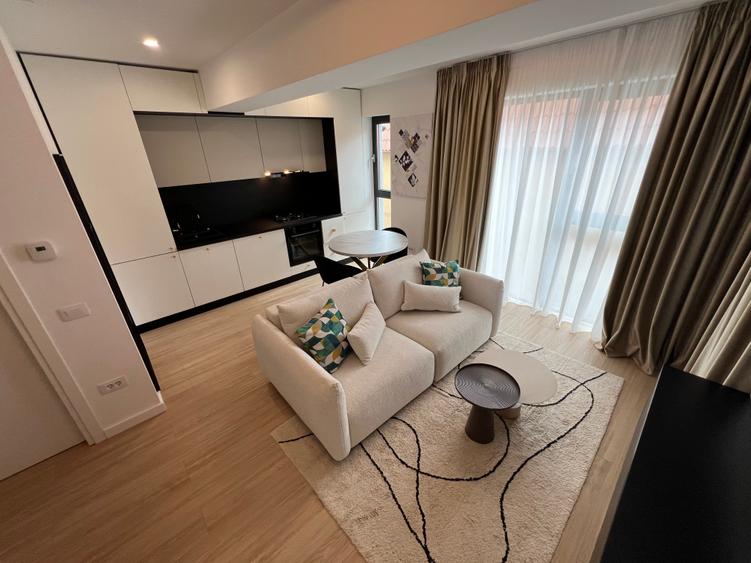 Apartament cu 2 camere semidecomandat, mobilat în Iancu Nicolae