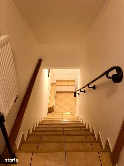 Casă cu 5 camere cu Teren 320 Mp în Vatra Luminoasă