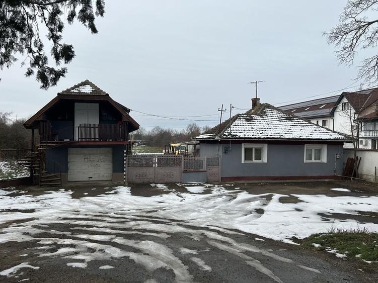 Casă cu 4 camere în Central
