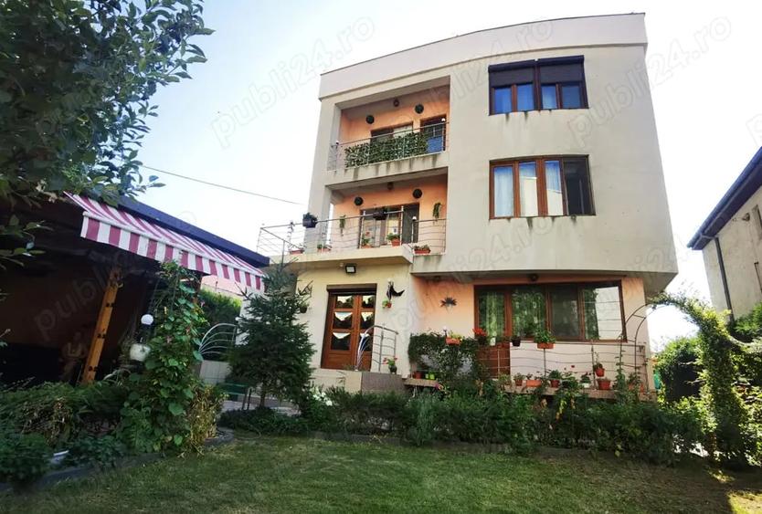 Casă cu 6 camere cu Teren 360 Mp în Năvodari
