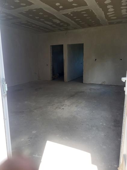 Casă cu 3 camere în Lumina