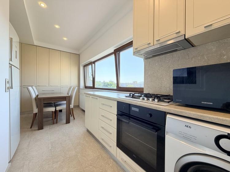 Inchiriere Apartament 3 camere, zona The Office, optional parcare - 11