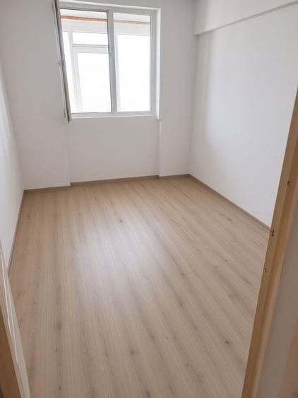 Apartament cu 3 camere decomandat în Alexandru Obregia
