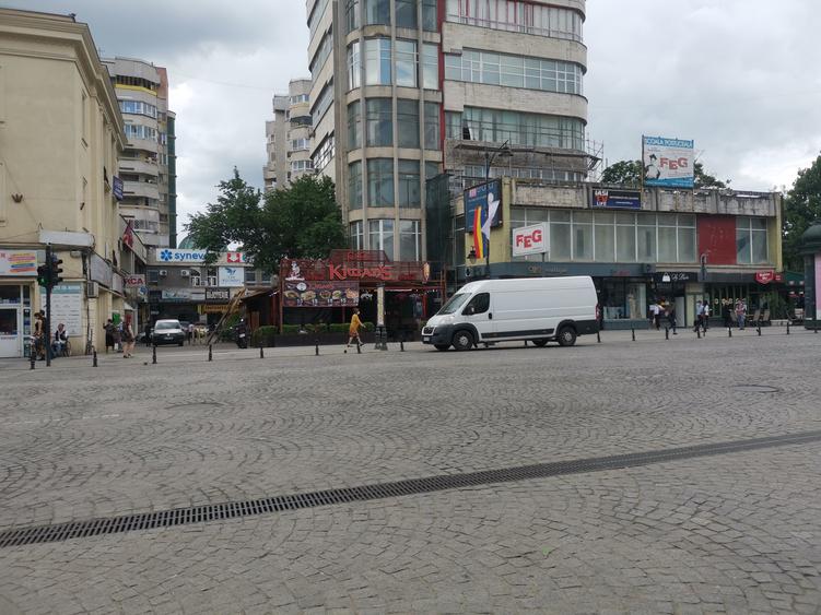 Garsonieră decomandată în Central