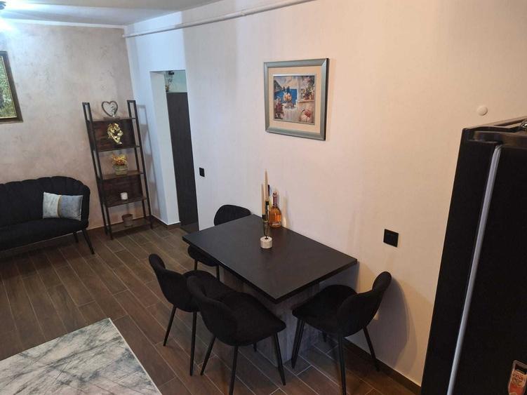 Apartament cu 2 camere decomandat în Exterior Vest