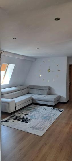 Apartament cu 3 camere decomandat în Florești