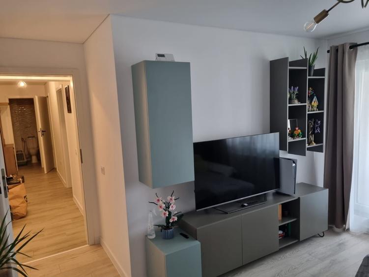 Apartament cu 2 camere decomandat în Titan