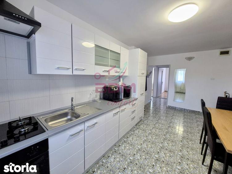 Apartament cu 3 camere decomandat în Micro 1