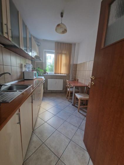 Apartament cu 2 camere decomandat în Basarabia
