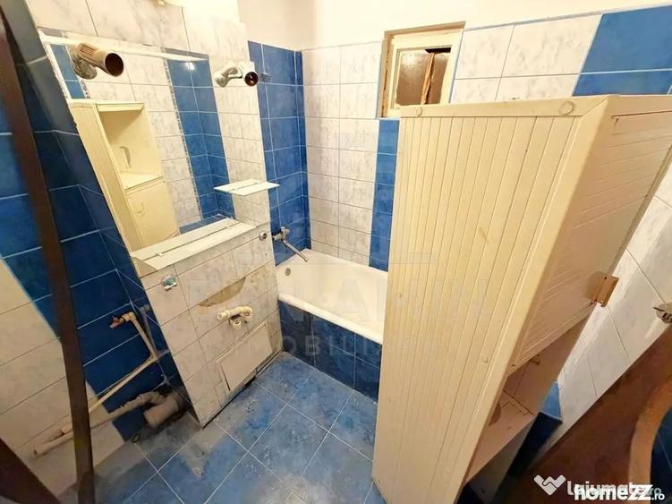 Apartament cu 4 camere decomandat în Valea Rosie
