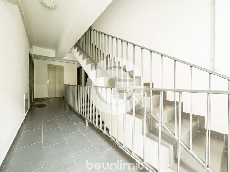 Apartament cu 3 camere semidecomandat, mobilat în Piața Cluj