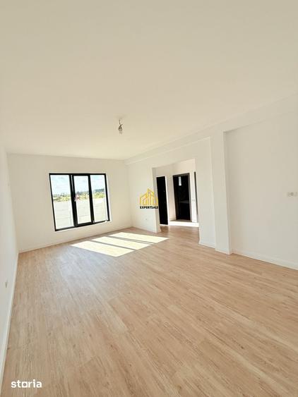 Casă cu 4 camere cu Teren 325 Mp în Prelungirea Ghencea