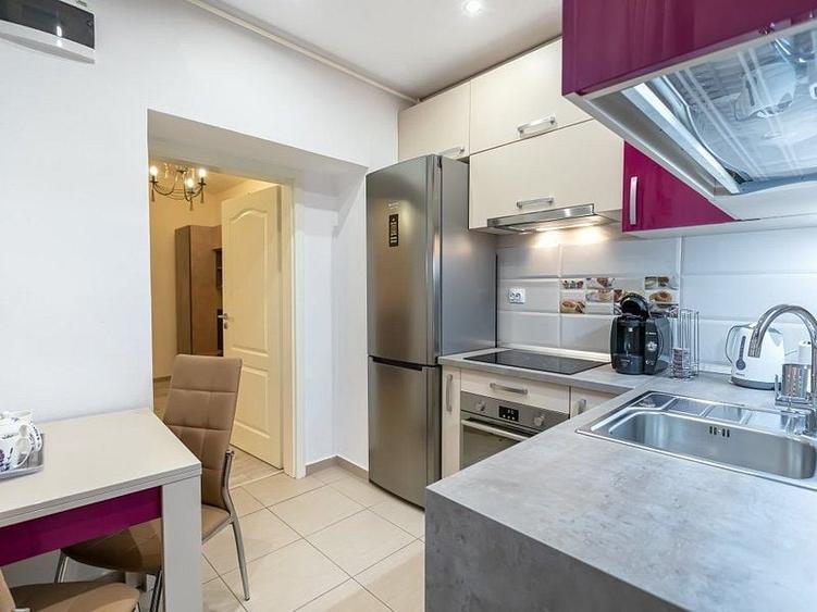 Apartament cu 2 camere decomandat, mobilat în Centrul Istoric
