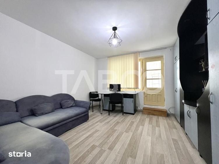 Apartament cu 3 camere decomandat în Între Lacuri