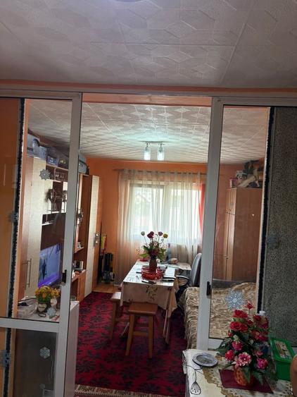 Apartament cu 3 camere în Uzina 2