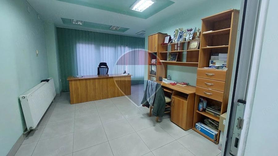 Spațiu comercial, de 880 mp, în Muntenii de Jos