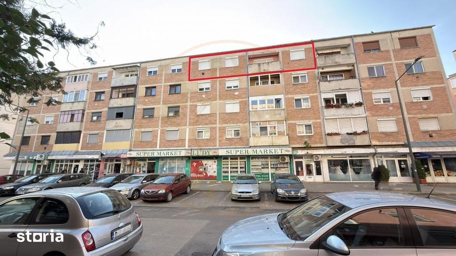 Apartament cu 4 camere semidecomandat în Central