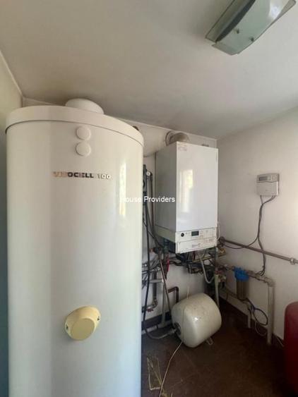 Casă cu 5 camere cu Canalizare în Central