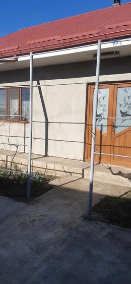 Casă cu 4 camere cu Teren 800 Mp în Corni