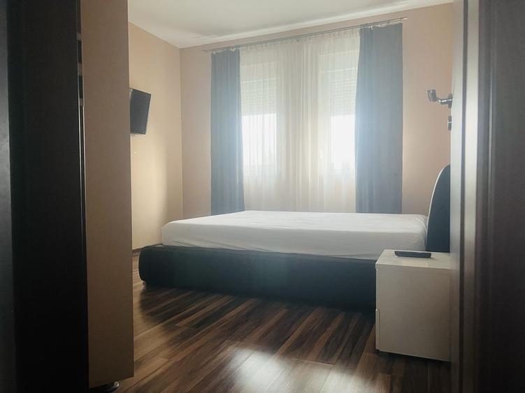Apartament cu 3 camere decomandat în Lipovei