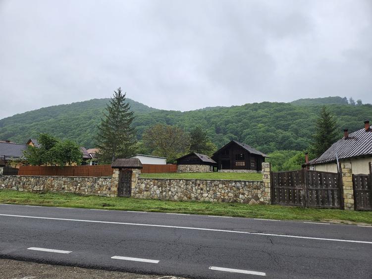 Casă cu 3 camere în Onești