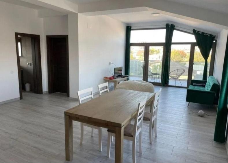 Apartament cu 2 camere decomandat în Mofleni
