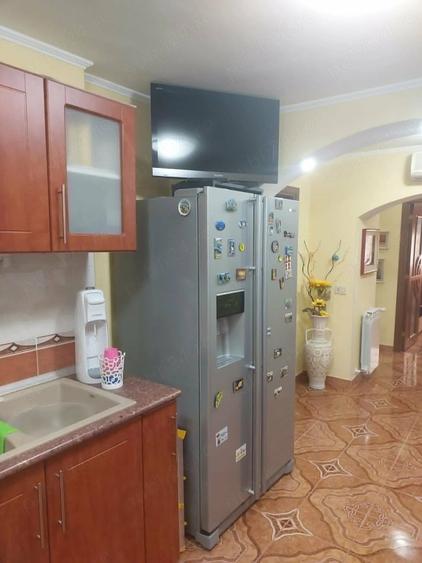 Apartament cu 4 camere decomandat în Ostroveni
