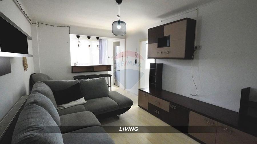 Apartament cu 3 camere decomandat în Central