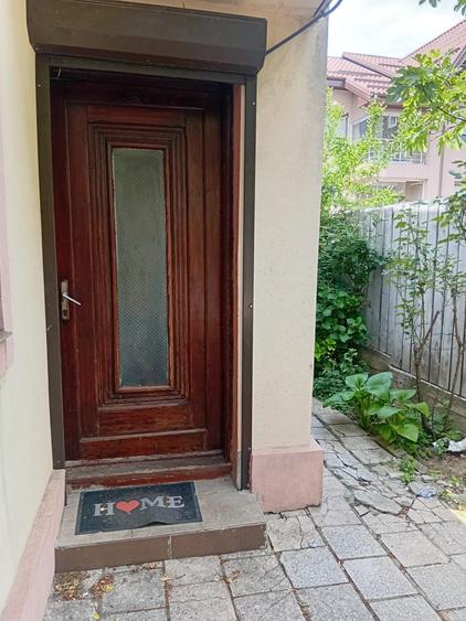 Casă individuală cu 3 camere cu Canalizare în Giulești