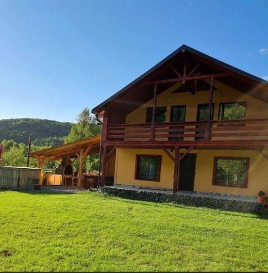 Vand sau schimb casa Campu Cetatii din caramida si lemn - 5