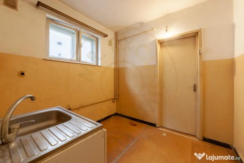 Apartament cu 3 camere decomandat în Războieni