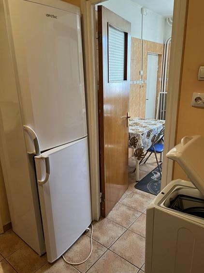 Casă cu 2 camere decomandat în Titan