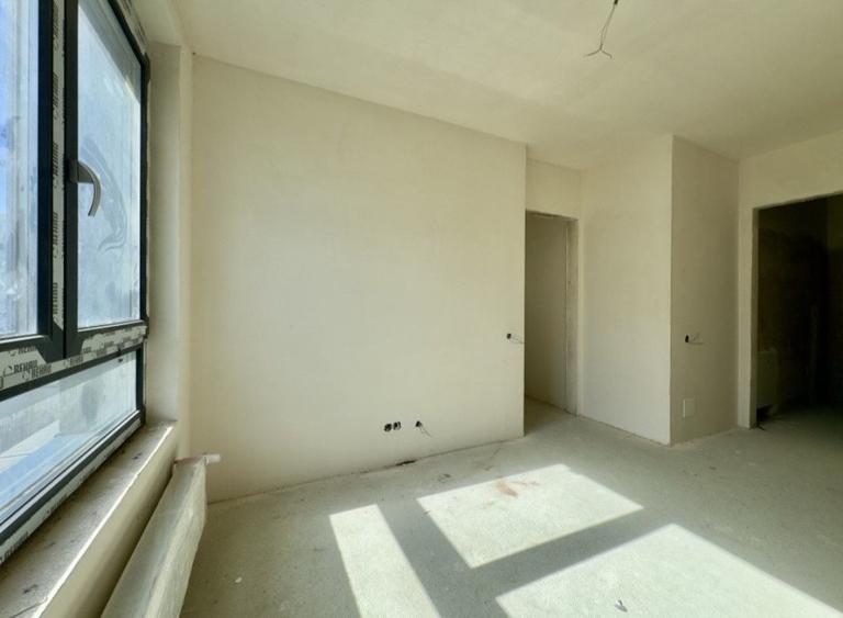 Apartament cu 3 camere semidecomandat în Dosu Bricii