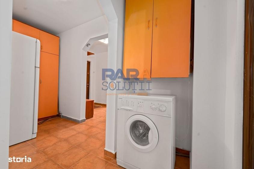 Apartament cu 3 camere decomandat în Românești