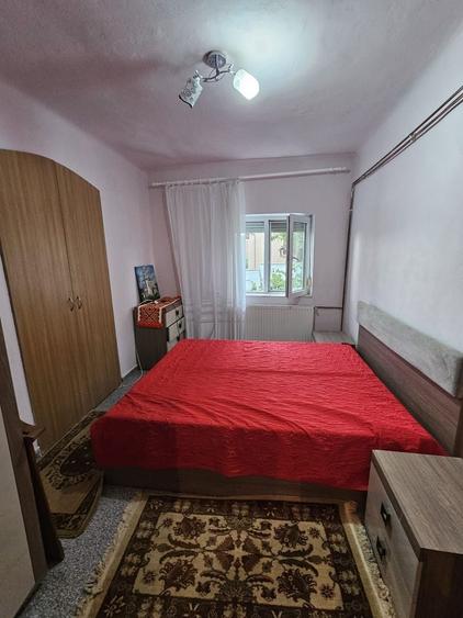 Casă individuală cu 4 camere cu Canalizare în Iorga