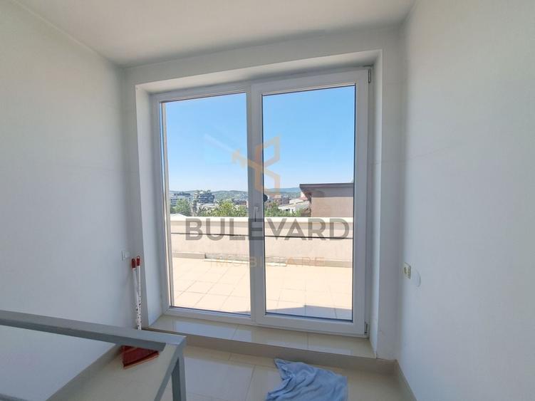 Duplex cu 4 camere cu Canalizare în Europa