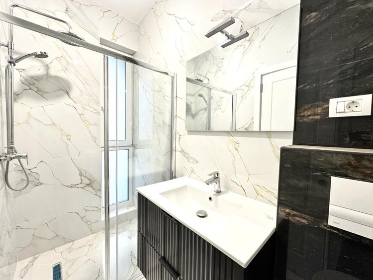 Duplex cu 5 camere cu Canalizare în Dumbrăvița