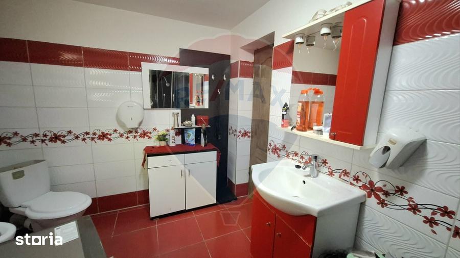 Casă cu 5 camere cu Teren 20 Mp în Central