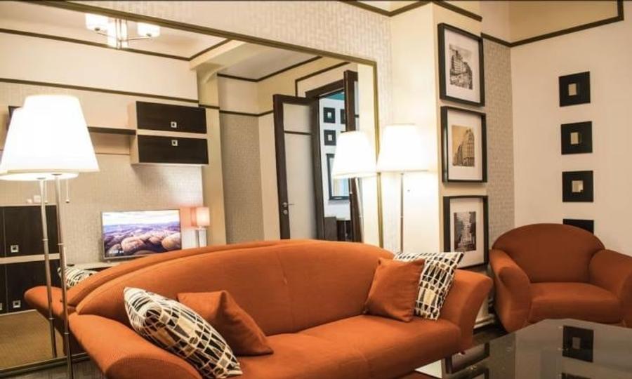 Apartament cu 2 camere decomandat, mobilat în Ultracentral